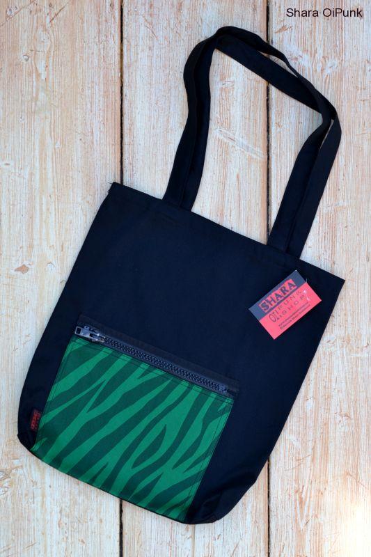 Punk taška - černá/kapsa zelená zebra
