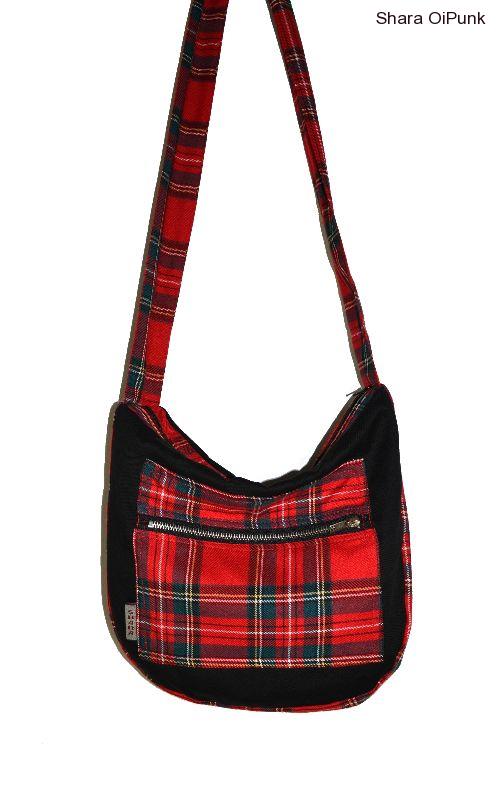 Punk taška černá s kapsou červená kostka