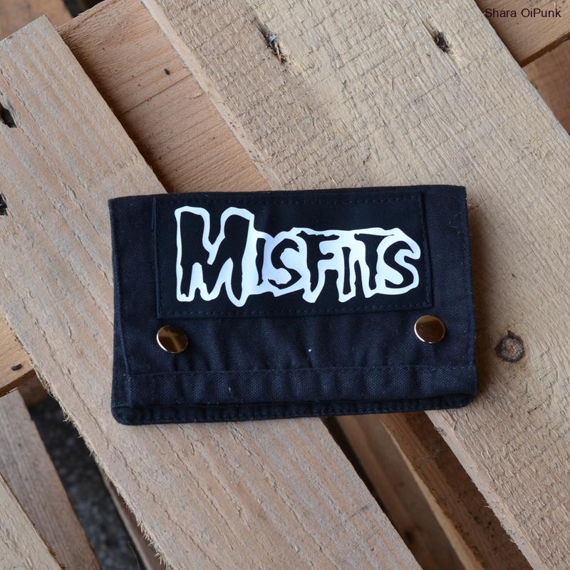 Punk obal na tabák - černý s nášivkou